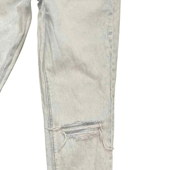 American Eagle Outfitters Distressed Mom Jeans Size 4 Raw Hem Light Wash - Picture 3 of 11